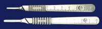 Ручка - держатель, шестисантиметровая шкала, нестерильны, номер 4, из никелево - серебряного сплава, в упак. 10шт, P804