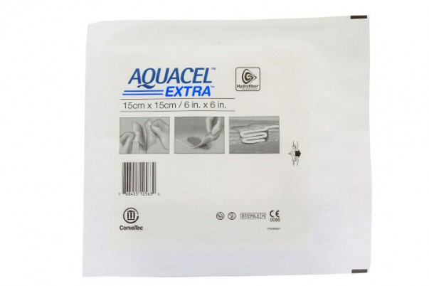 Повязка Аквасель экстра абсорбирует и удерживает экссудат, стерильная 15см х15см, 420673