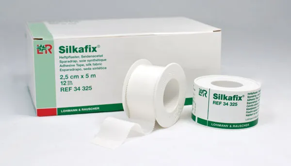 Пластырь Silkafix (Силькафикс) фиксирующий из искусственного шелка в пластиковом футляре, 2.5см х5м, 1шт, 34325