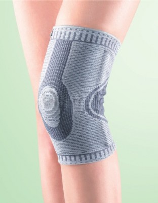 Бандаж на коленный сустав OPPO Medical AccuTex сильной фиксации со стабилизацией коленной чашечки, 2924