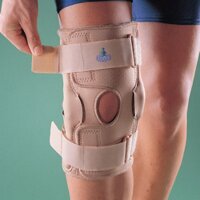 Ортез коленный OPPO Medical шарнирный для сильной фиксации колена и коленной чашечки, 1032