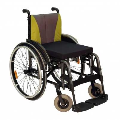 Кресло-коляска Otto Bock Мотус складная с ручным приводом и регулируемой по высоте спинкой, с подножками и подушкой