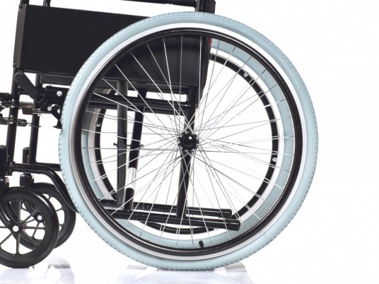 Кресло-коляска Ortonica Base 100 складная со съемными откидными подножками и несъемными подлокотниками, до 130кг