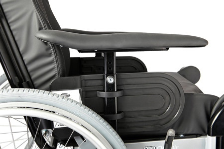Кресло-коляска Invacare Rea Clematis инвалидная пассивная для умеренно активного образа жизни, до 125кг, CL