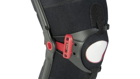 Ортез коленный Otto Bock Patella Pro устраняет болевой синдром, связанный с патологическим смещением надколенника, 8320N