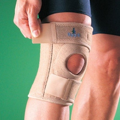Бандаж на коленный сустав OPPO Medical с гибкими боковыми шинами для средней фиксации, укороченный, 1230