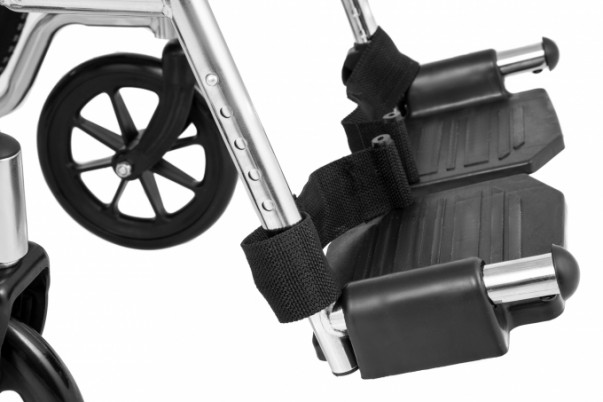 Кресло-коляска Ortonica Base 135 с ручным приводом в хромированной раме с мягкими опорами для голени и съемными колесами