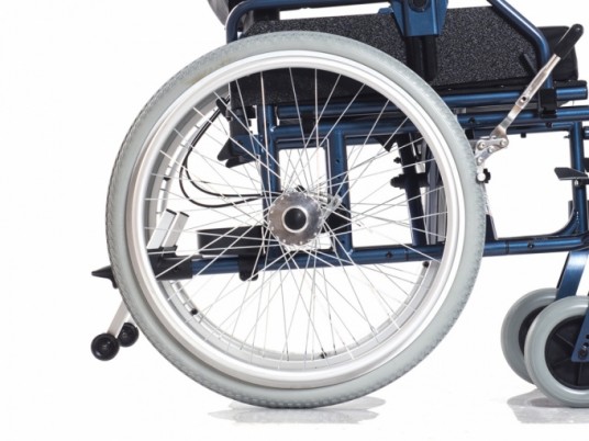 Кресло-коляска Ortonica Base 120 с увеличенной шириной сидения и цельнолитыми колесами, грузоподъемностью до 180кг