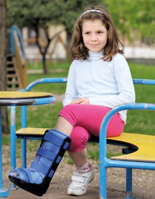 Ортез на голеностоп medi Walker boot D детский реабилитационный иммобилизирующий сапожок при переломе, голубой, 896D