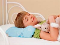 Подушка ортопедическая Sissel Temp-Control для детей с 4-х лет с эффектом памяти, 35х25х9см, 3703