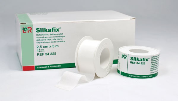 Пластырь Silkafix (Силькафикс) фиксирующий из искусственного шелка в пластиковом футляре, рулон  1.25см х5м, 1шт, 34324
