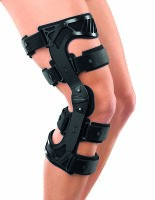 Регулируемый жесткий коленный ортез protect.4 EVO