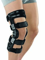 Регулируемый жесткий коленный ортез protect.4 OA