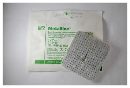 Повязка Metalline (Металлинэ) металлизированная стерильная для дренажей (диаметр отверстия 4.5-11мм), 6х7см, 50шт, 23093