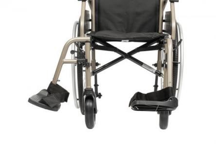 Кресло-коляска Ortonica Base 130 al с алюминиевой рамой, съемные, откидные подлокотники и подножки, широкая шина переднего колеса и антиопрокидыватели в комплекте