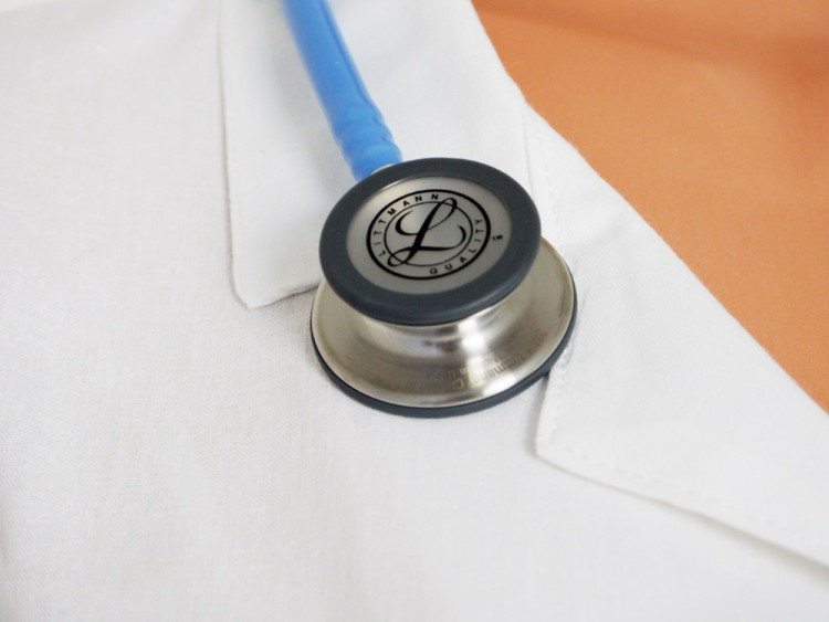 Стетоскоп Littmann Classic III двусторонняя головка высокой чувствительности, трубка небесно-голубого цвета 69см, 5630