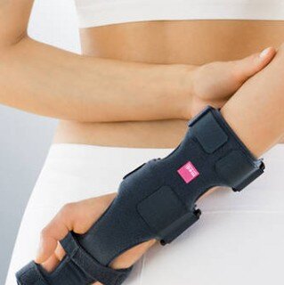 Шина medi CTS для лучезапястного сустава и пальцев рук с моделируемой пластиной, универсальная, 856G
