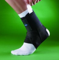 Бандаж на голеностопный сустав OPPO Medical на шнуровке с боковыми гибкими пластинами для сильной фиксации, 4206